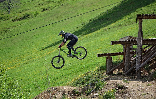 bike-jump-m